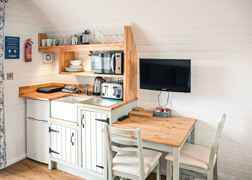 Highland Pod - Ben Nevis Holiday Park, Camaghael, Fort William