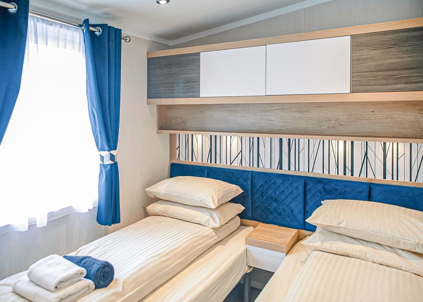 Nevis Hot Tub Family Lodge 2 - Ben Nevis Holiday Park, Camaghael, Fort William