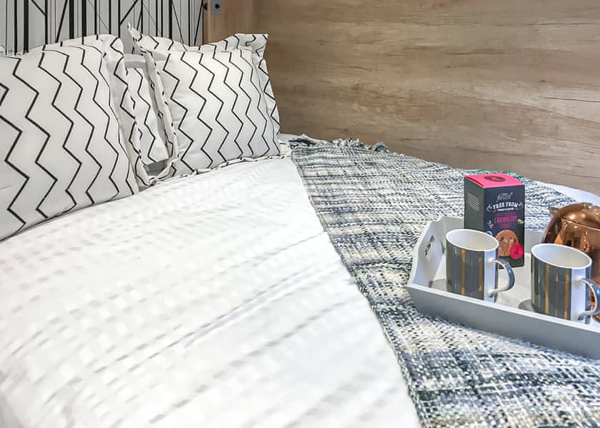 Riverside Family Pod HT - Ogwen Bank Caravan & Lodge Park, Snowdonia