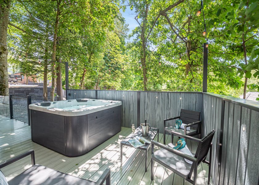 The Watchtower (Pet) - Ogwen Bank Caravan & Lodge Park, Snowdonia