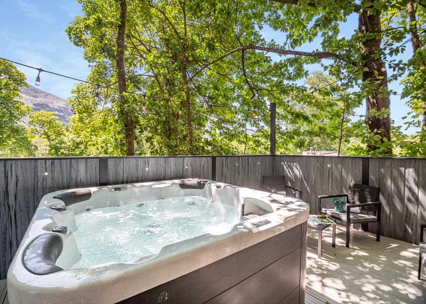 The Watchtower (Pet) - Ogwen Bank Caravan & Lodge Park, Snowdonia