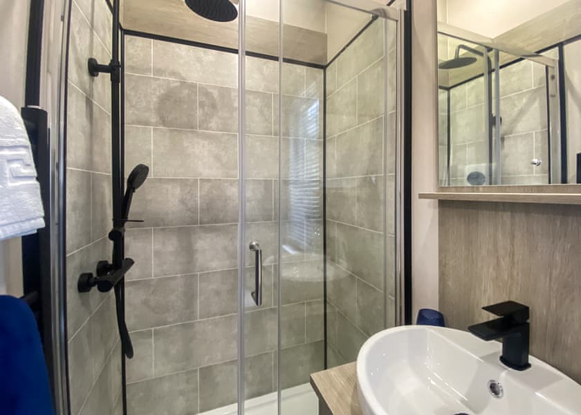 Riverside Hideout - Ogwen Bank Caravan & Lodge Park, Snowdonia