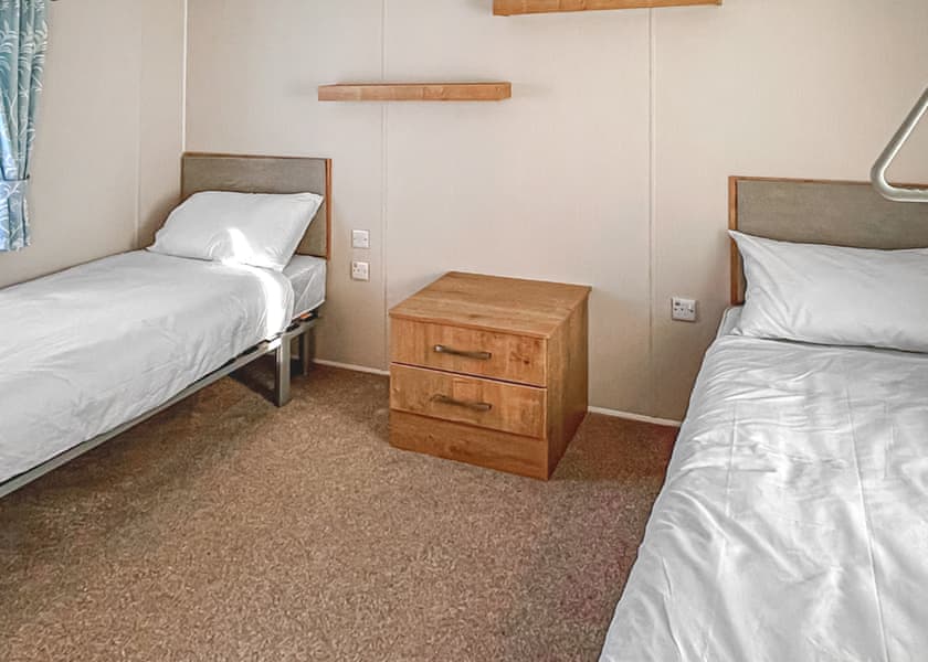 Platinum Sovereign - Orchards Holiday Park, Newbridge, Nr Yarmouth