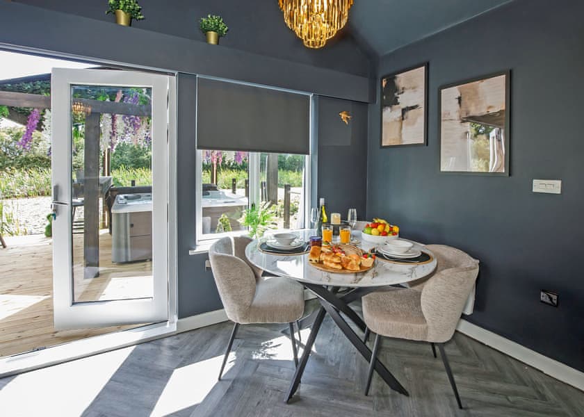 Willow Lodge - Oakwood Lodges, South Duffield, Nr York