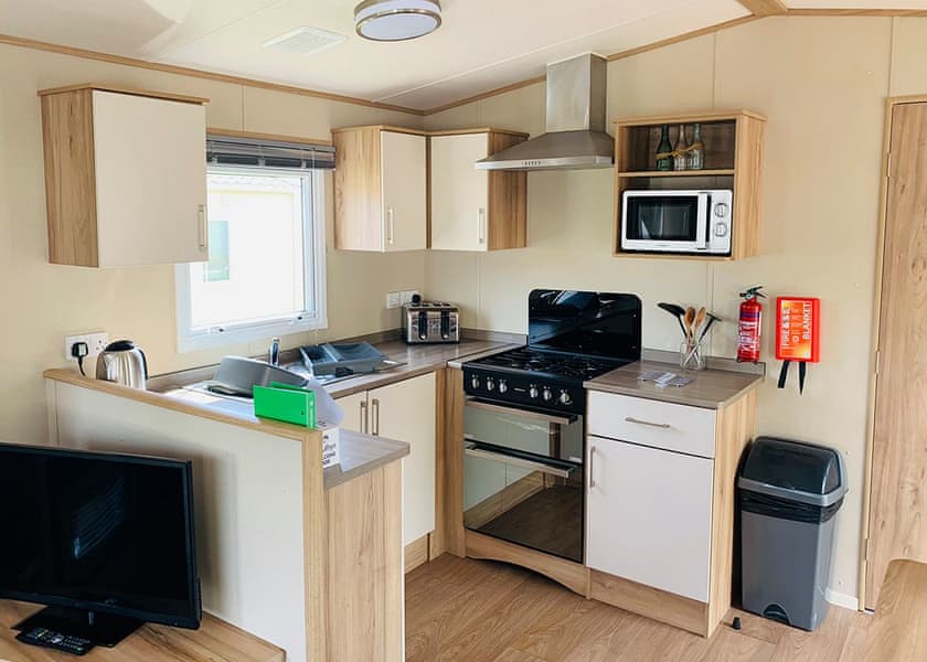 Classic Caravan 4 - Devon Hills Holiday Park, Paignton