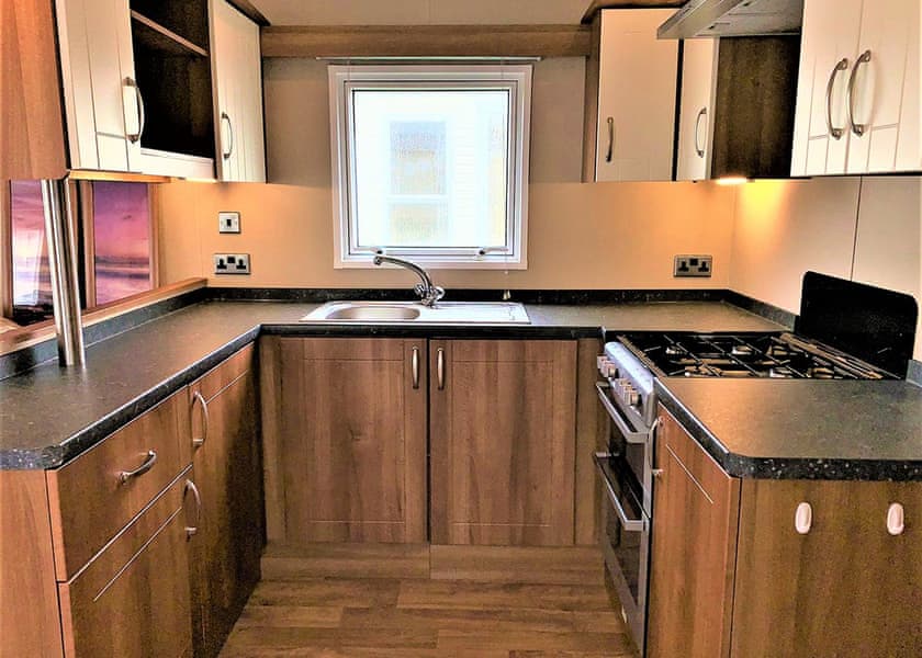 Classic Caravan 4 - Devon Hills Holiday Park, Paignton