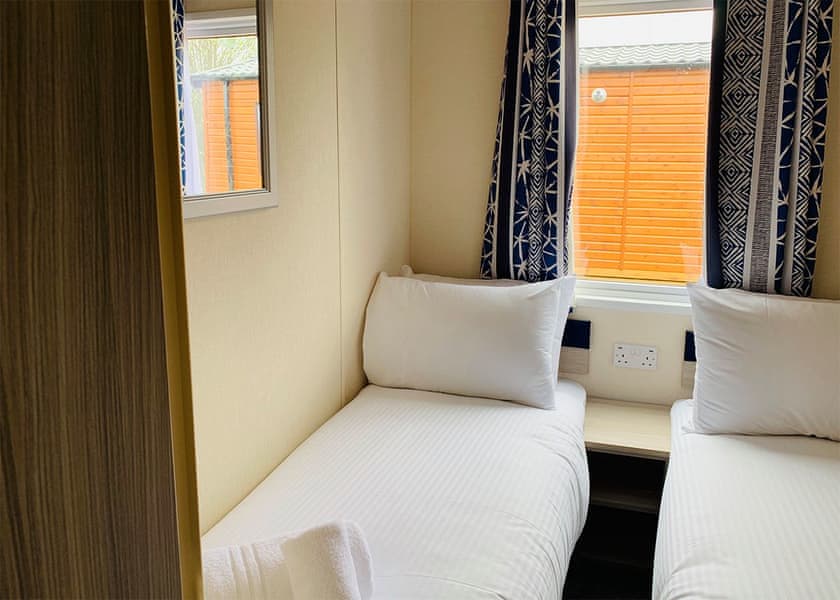 Comfort Caravan 4 Hot Tub - Devon Hills Holiday Park, Paignton