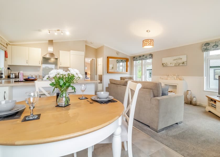 Mead One - Otters Mead Boutique Lodges, Beetley, Dereham