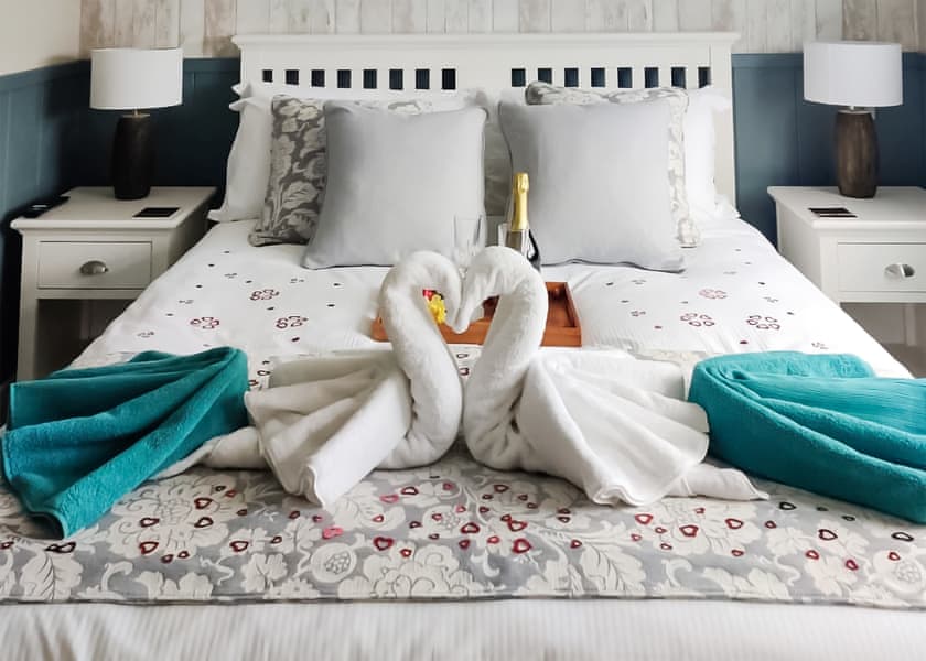 Mead One - Otters Mead Boutique Lodges, Beetley, Dereham