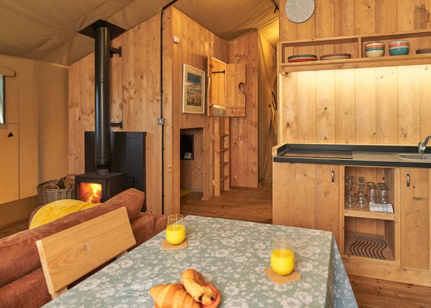 Safari Tent Pet - Cornish Meadows Holiday Park, Hayle