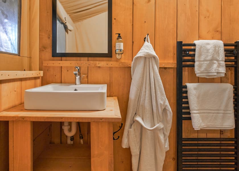 Safari Tent Pet - Cornish Meadows Holiday Park, Hayle