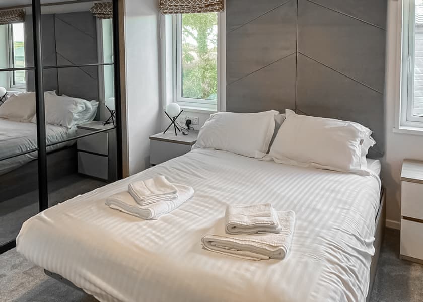 Exclusive Lodge 3 Bed (Pet) - Padstow Holiday Village, Padstow