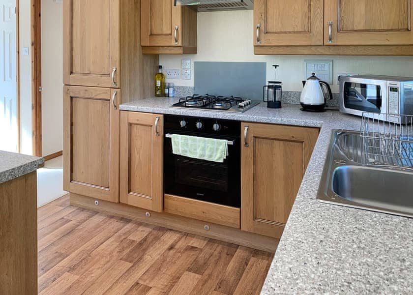 Classic Lodge Hot Tub 4 - Devon Hills Holiday Park, Paignton