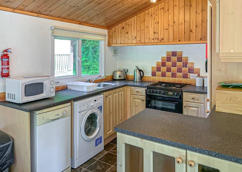 Classic Lodge Hot Tub 4 - Devon Hills Holiday Park, Paignton