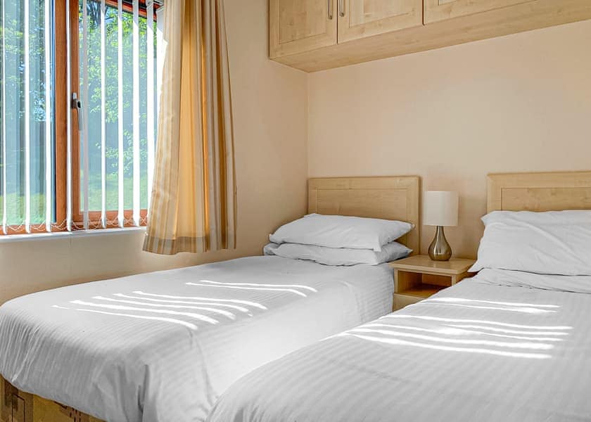 Classic Lodge Hot Tub 4 - Devon Hills Holiday Park, Paignton