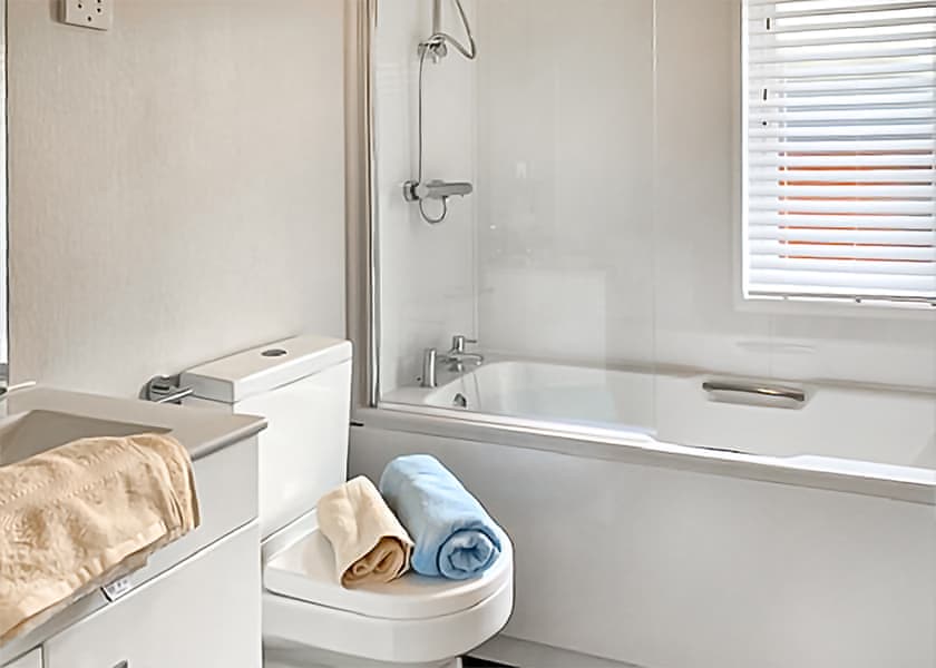 Comfort Plus Lodge 4 WF, Comfort Plus Lodge 4 - Devon Hills Holiday Park, Paignton