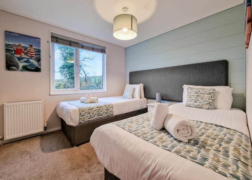 Comfort Plus Lodge 6 Hot Tub - Devon Hills Holiday Park, Paignton