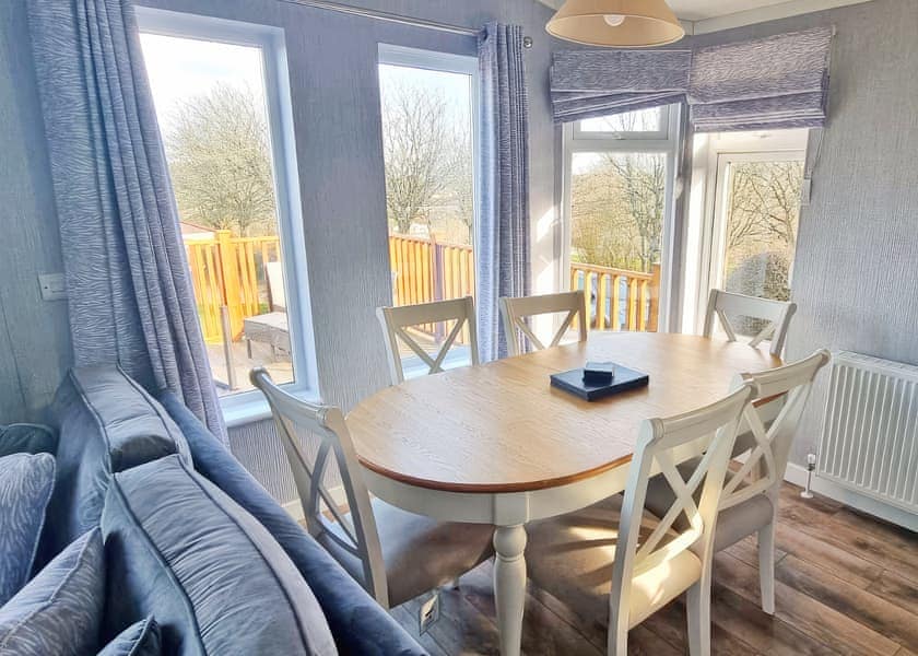 Comfort Plus Lodge 6 - Devon Hills Holiday Park, Paignton