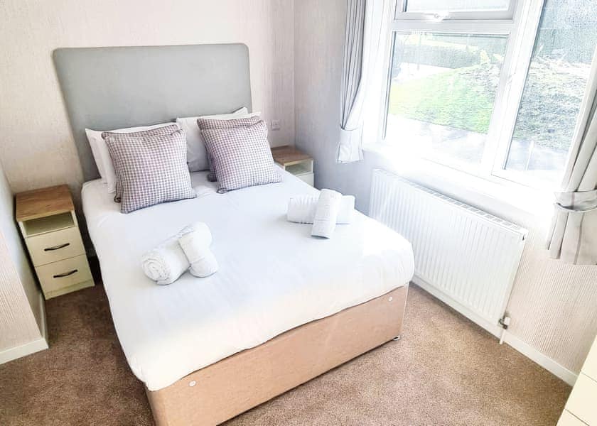 Comfort Plus Lodge 6 - Devon Hills Holiday Park, Paignton