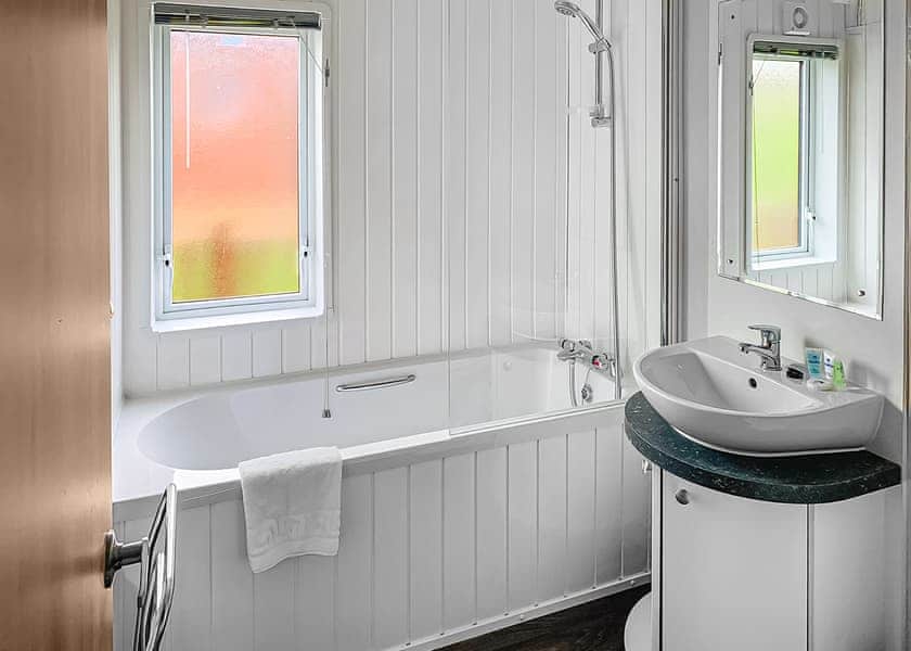 Comfort Lodge Hot Tub 4 - Devon Hills Holiday Park, Paignton