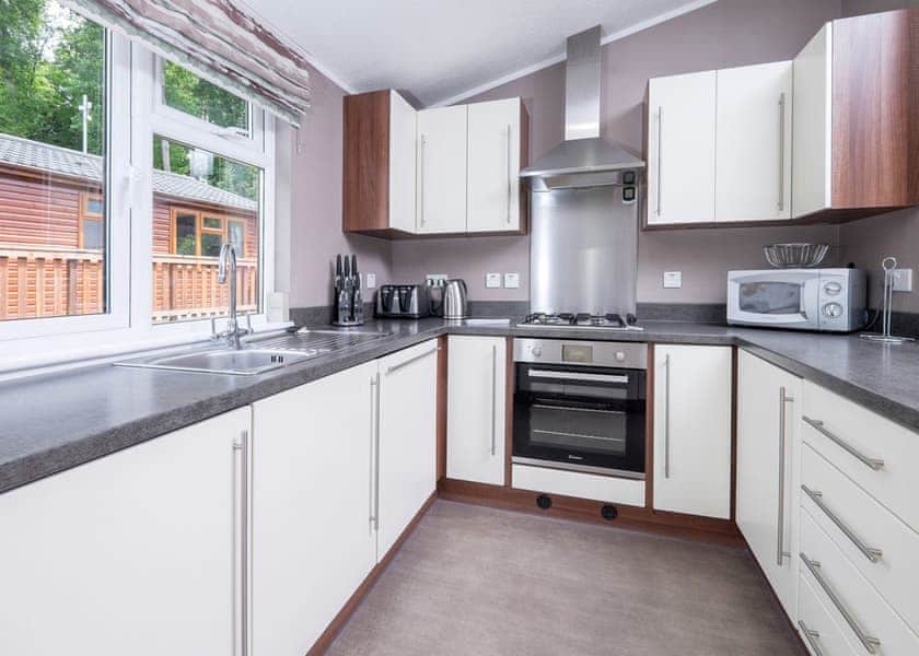 Comfort Lodge 4 - Devon Hills Holiday Park, Paignton
