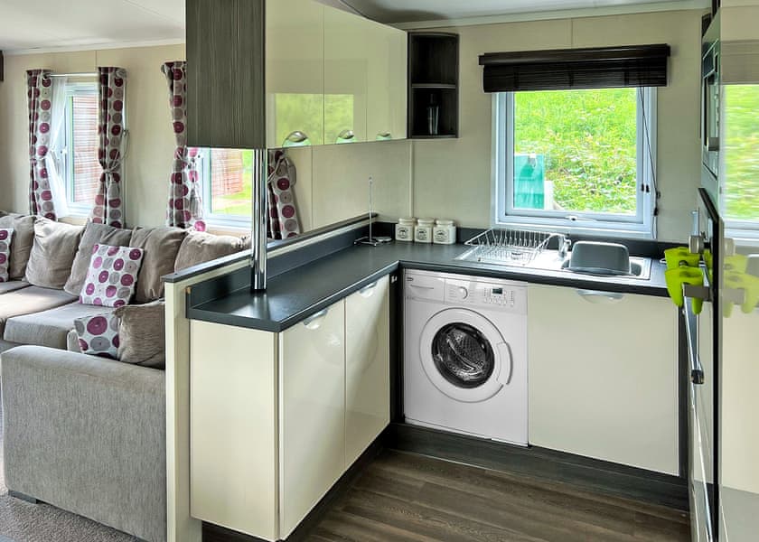 Superior Holiday Home 4 - Devon Hills Holiday Park, Paignton