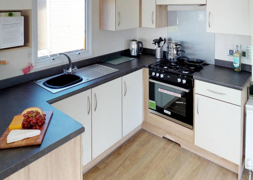 Gold Plus 2 Caravan (Pet Friendly) - Pakefield Holiday Park, Pakefield, Lowestoft