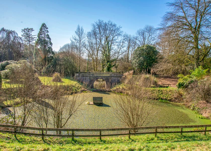 Pantglas Hall Lodges, Llandeilo, Nr Carmarthen