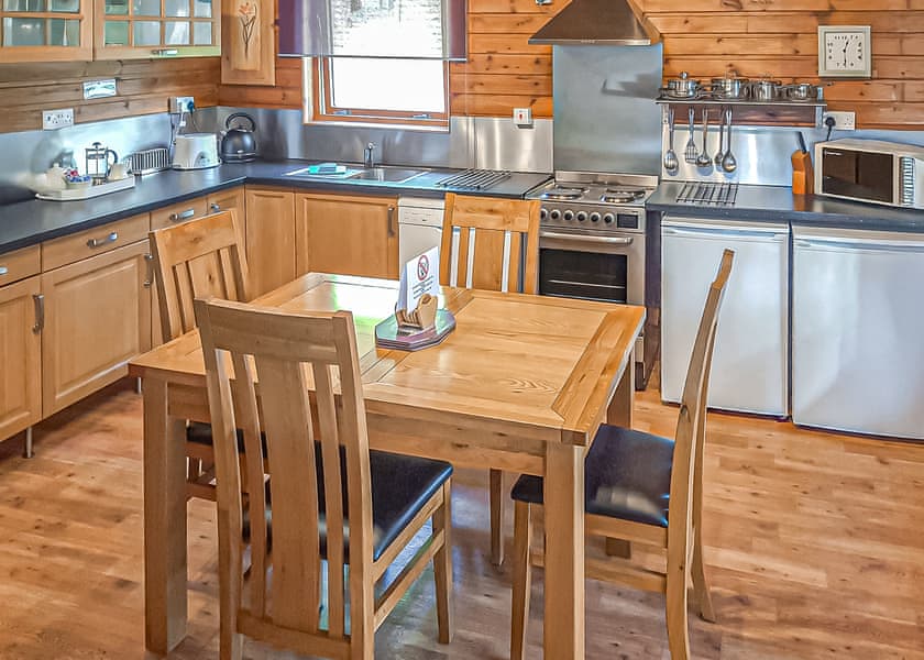 Powys Lodge - Pantglas Hall Lodges, Llandeilo, Nr Carmarthen