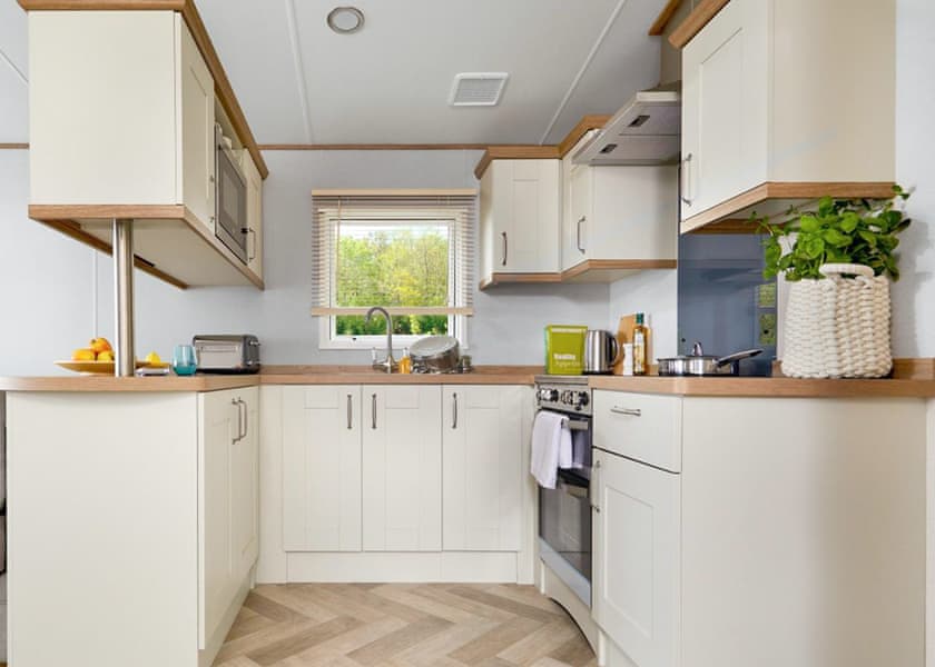 Platinum 3 - Parc Farm Holiday Park, Mold