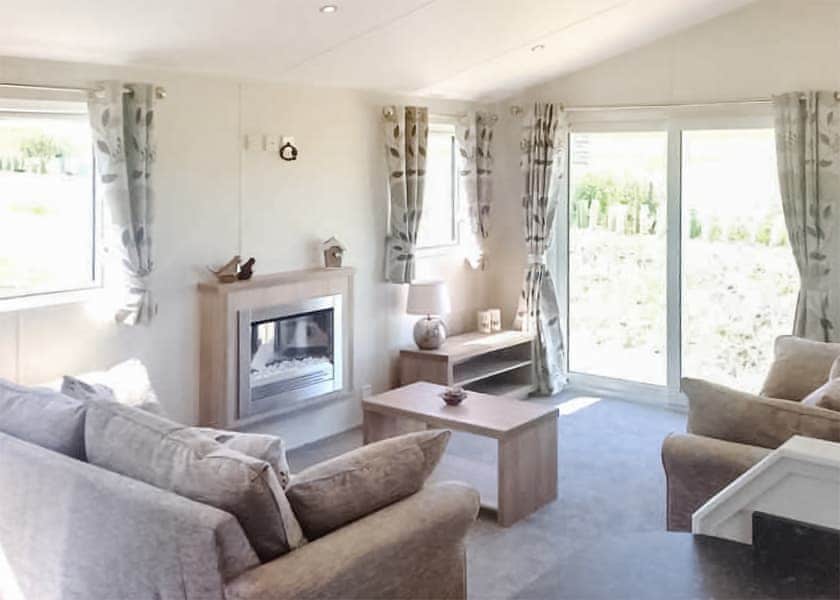 Llanarthney Lodge - Carmarthen Bay, Kidwelly, Carmarthenshire