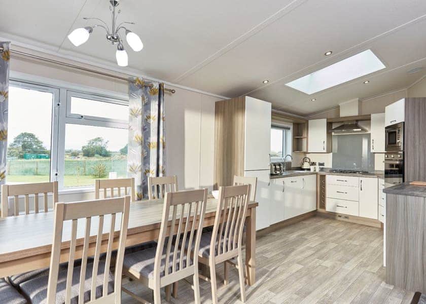 Pavilion Lodge - Cayton Bay, Cayton Bay, Scarborough