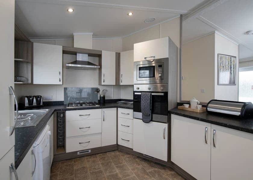 Linnet Lodge - Coopers Beach, Mersea Island, Colchester