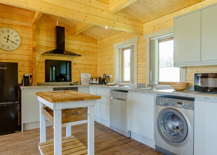 Dorset Threshold - Peckmoor Farm Lodges, Crewkerne