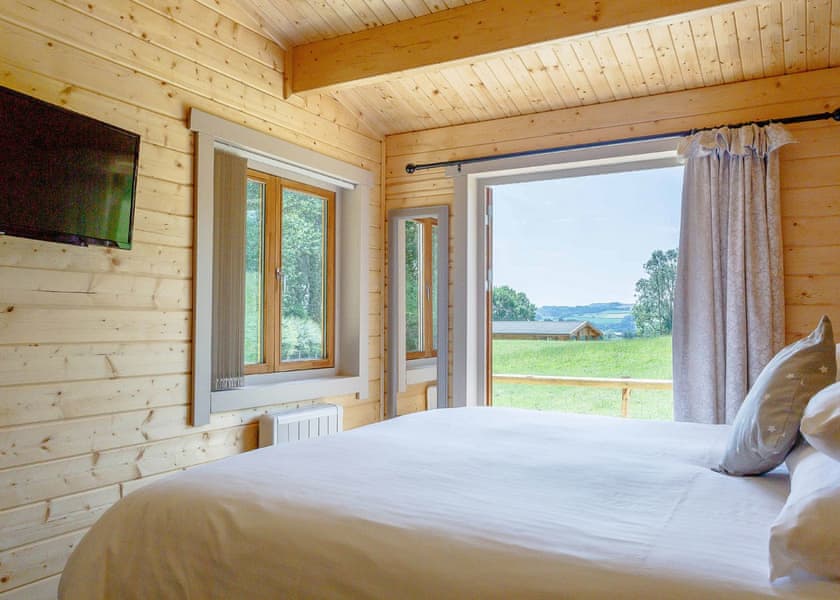 Two Hoots - Peckmoor Farm Lodges, Crewkerne