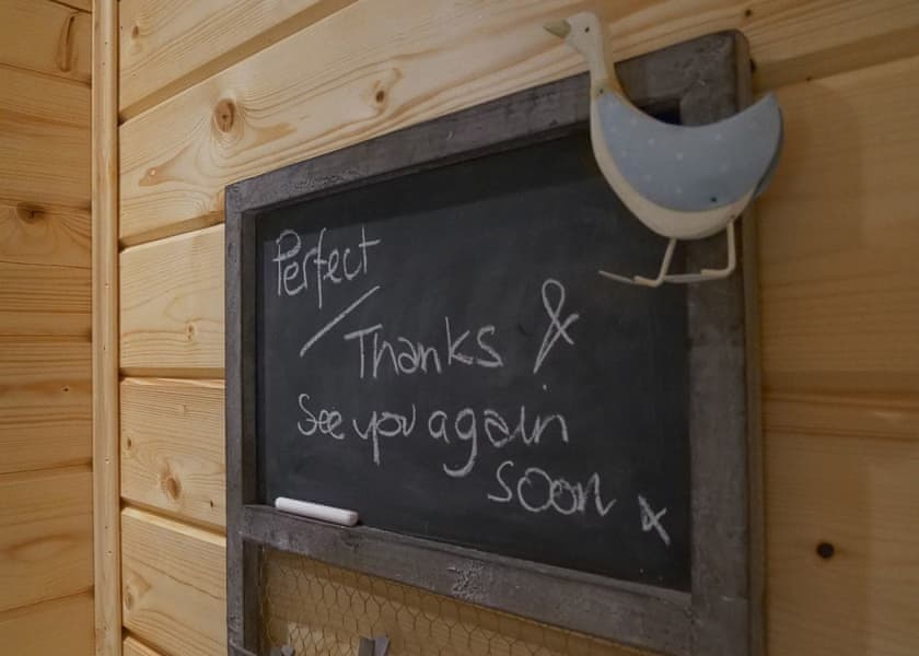 Woodland Retreat - Peckmoor Farm Lodges, Crewkerne