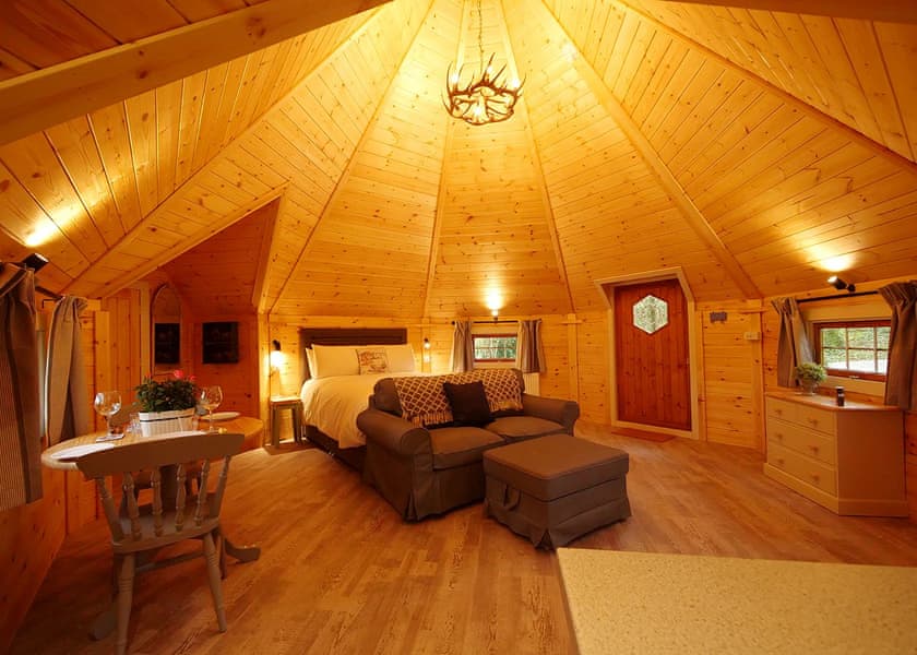 Twit Twoo - Peckmoor Farm Lodges, Crewkerne