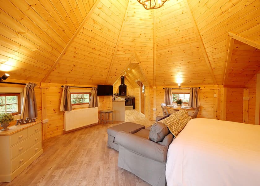 Twit Twoo - Peckmoor Farm Lodges, Crewkerne