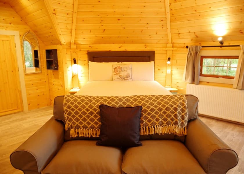 Twit Twoo - Peckmoor Farm Lodges, Crewkerne