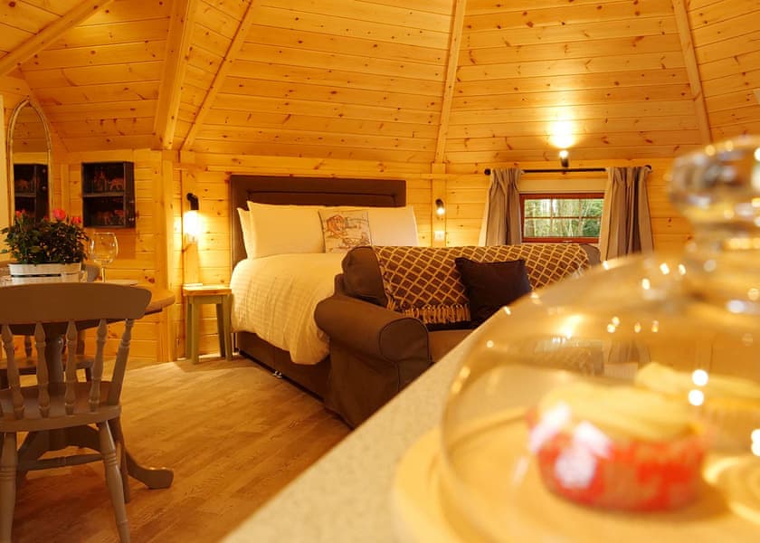 Twit Twoo - Peckmoor Farm Lodges, Crewkerne