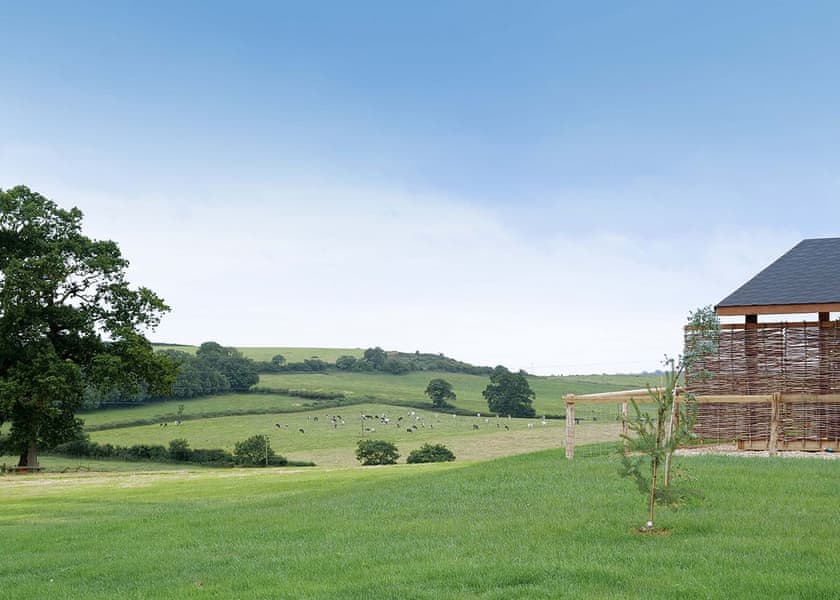 Stable Lodge - Peckmoor Farm Lodges, Crewkerne