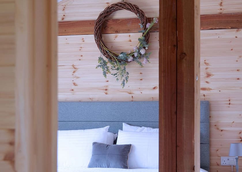 Stable Lodge - Peckmoor Farm Lodges, Crewkerne