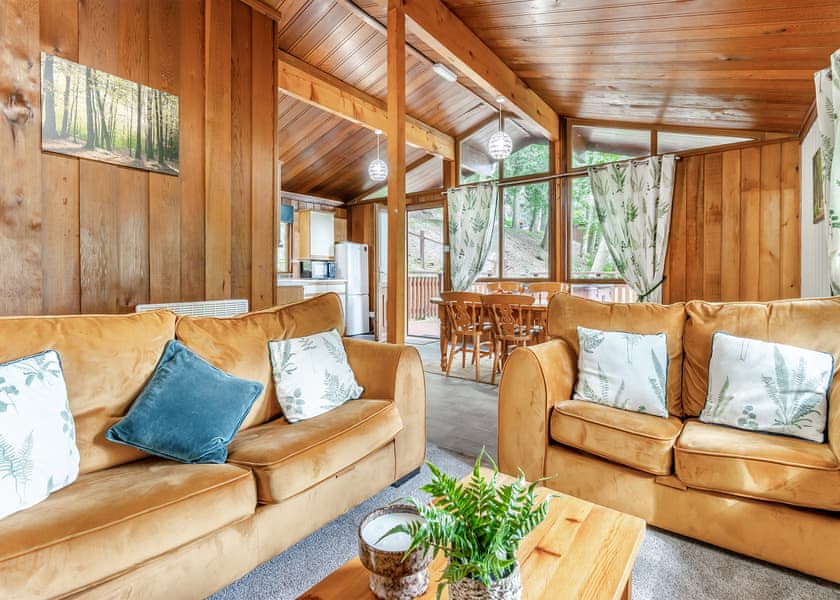 Hawthorn Spa - Penllwyn Lodges, Garthmyl, Montgomery