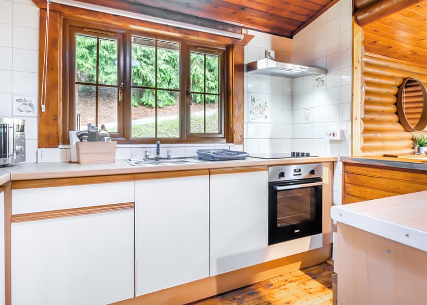 The Log Spa - Penllwyn Lodges, Garthmyl, Montgomery