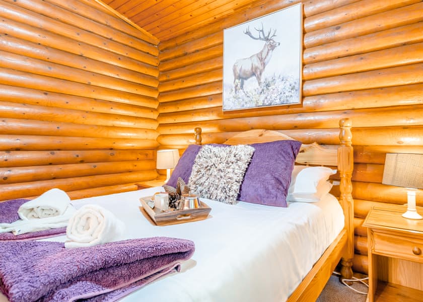 The Log Spa - Penllwyn Lodges, Garthmyl, Montgomery