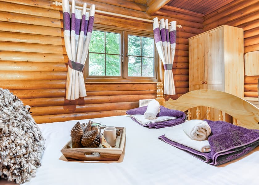 The Log Spa - Penllwyn Lodges, Garthmyl, Montgomery