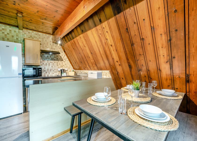 Alpine - Penllwyn Lodges, Garthmyl, Montgomery