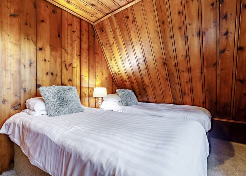 Alpine - Penllwyn Lodges, Garthmyl, Montgomery