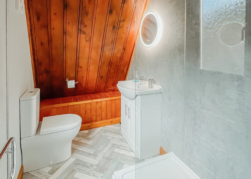 Alpine - Penllwyn Lodges, Garthmyl, Montgomery