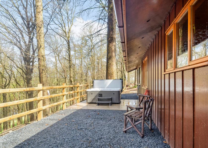 Foxglove - Penllwyn Lodges, Garthmyl, Montgomery